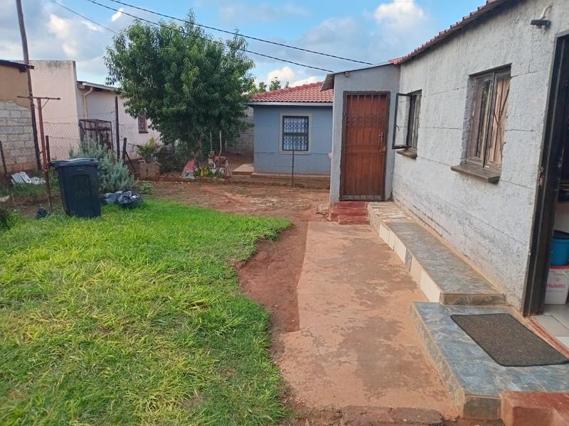 2 Bedroom Property for Sale in Lehae Gauteng