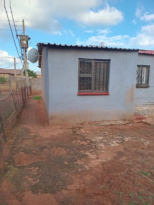 2 Bedroom Property for Sale in Lehae Gauteng