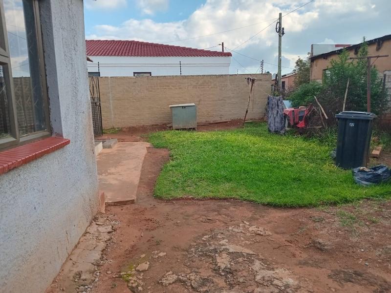 2 Bedroom Property for Sale in Lehae Gauteng