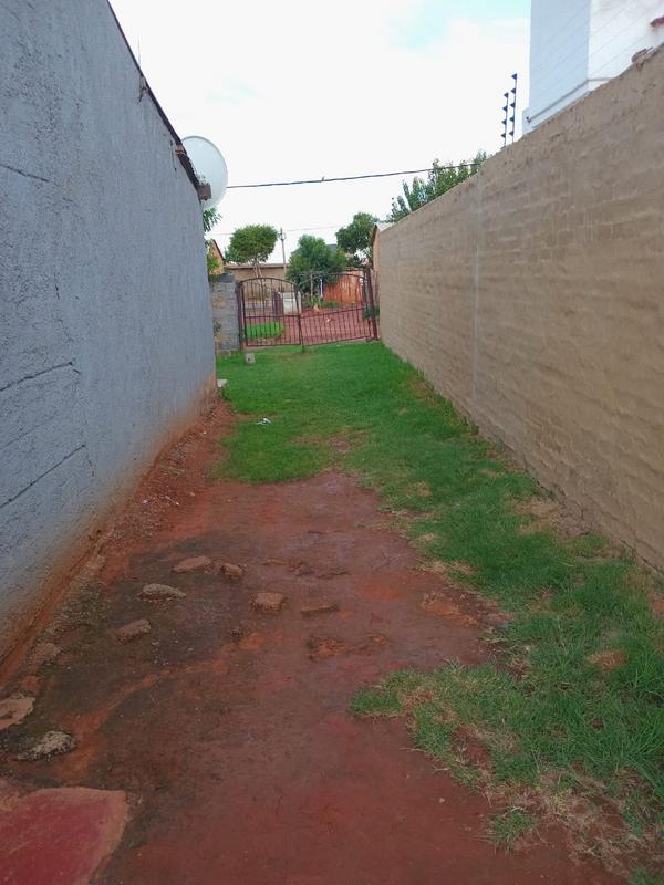 2 Bedroom Property for Sale in Lehae Gauteng