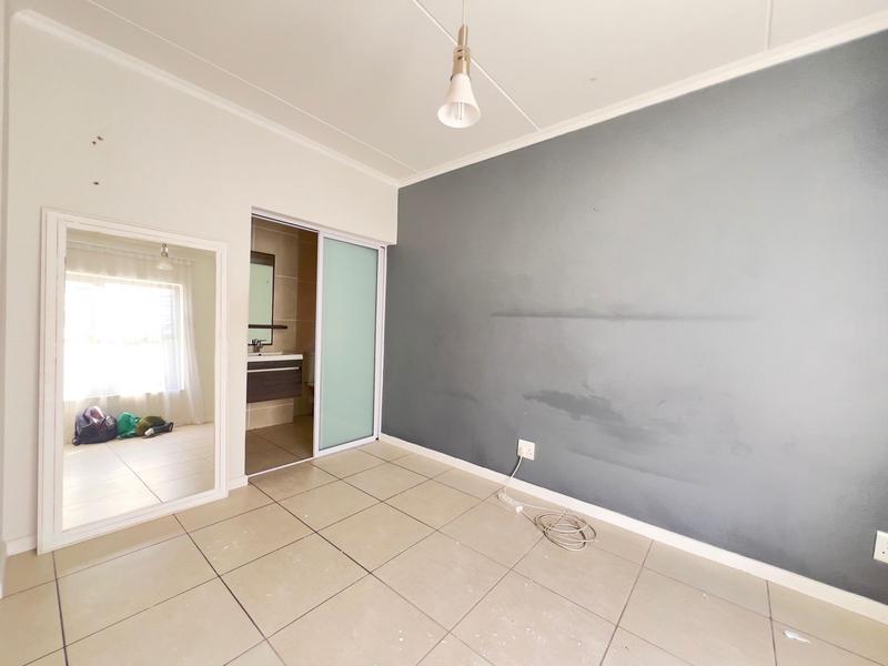 To Let 3 Bedroom Property for Rent in Olivedale Gauteng