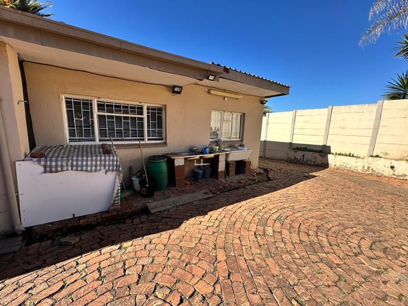 4 Bedroom Property for Sale in Erasmia Gauteng
