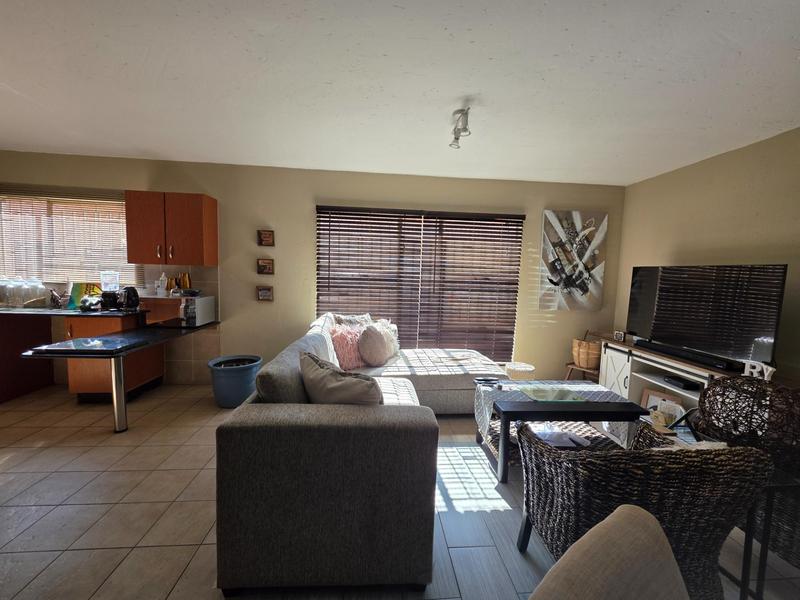 2 Bedroom Property for Sale in Groeneweide Gauteng