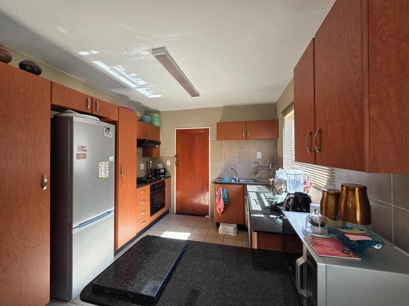 2 Bedroom Property for Sale in Groeneweide Gauteng