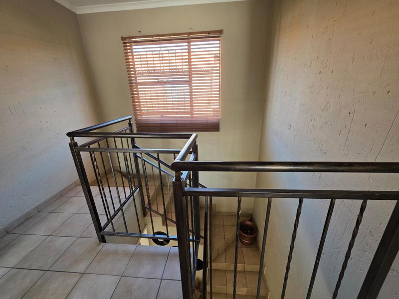 2 Bedroom Property for Sale in Groeneweide Gauteng