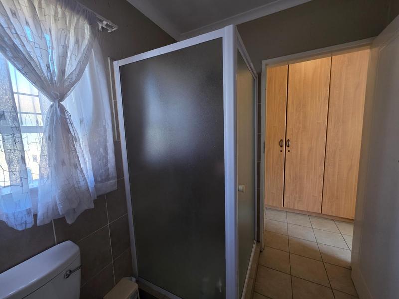 2 Bedroom Property for Sale in Groeneweide Gauteng