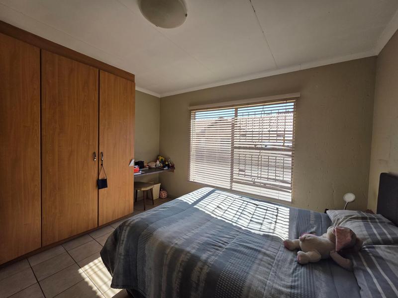 2 Bedroom Property for Sale in Groeneweide Gauteng