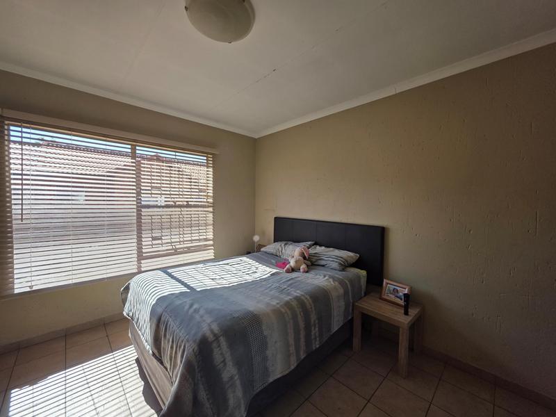 2 Bedroom Property for Sale in Groeneweide Gauteng