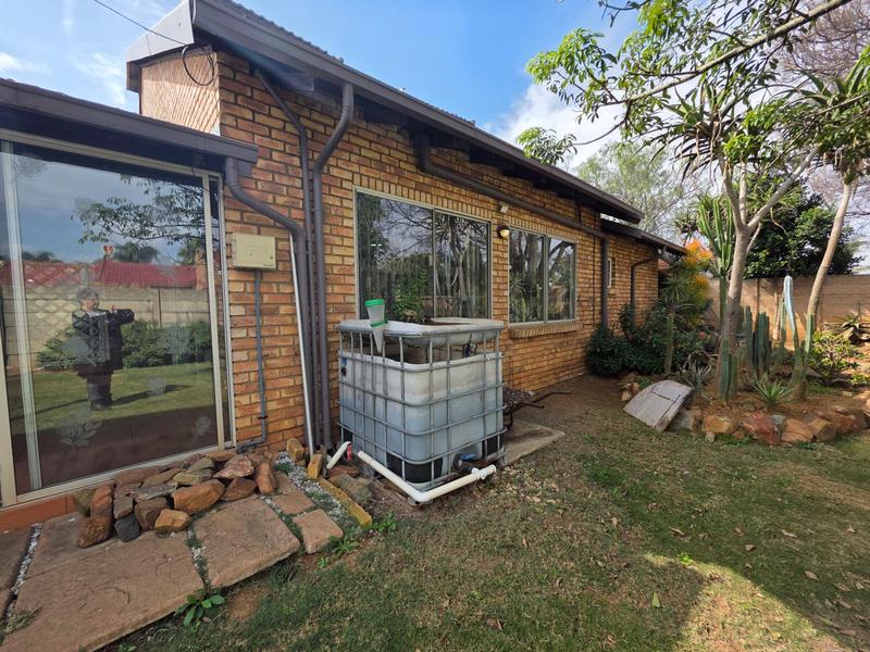 4 Bedroom Property for Sale in Sunward Park Gauteng