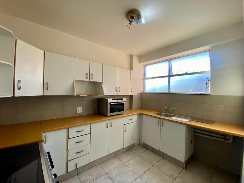 To Let 2 Bedroom Property for Rent in Florida Lake Gauteng