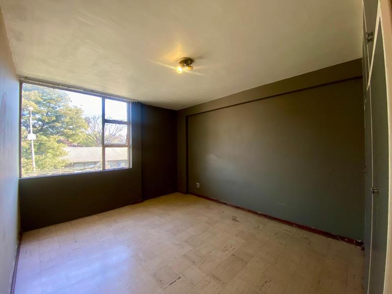 To Let 2 Bedroom Property for Rent in Florida Lake Gauteng
