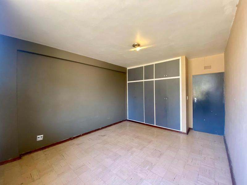 To Let 2 Bedroom Property for Rent in Florida Lake Gauteng