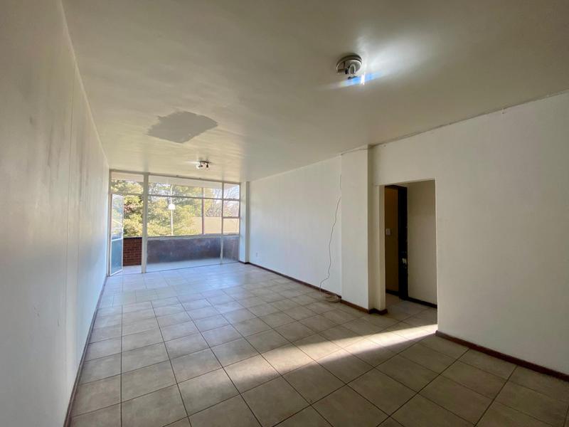 To Let 2 Bedroom Property for Rent in Florida Lake Gauteng