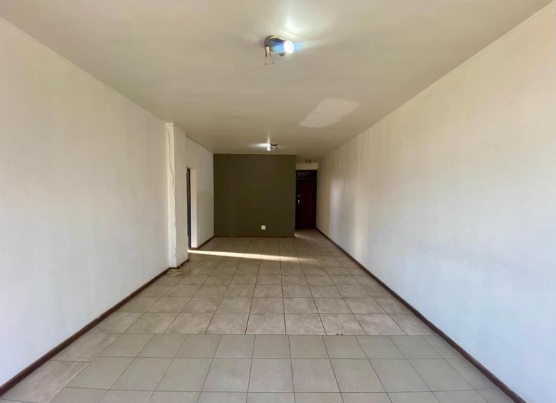 To Let 2 Bedroom Property for Rent in Florida Lake Gauteng