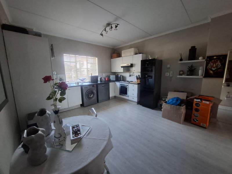 2 Bedroom Property for Sale in Douglasdale Gauteng