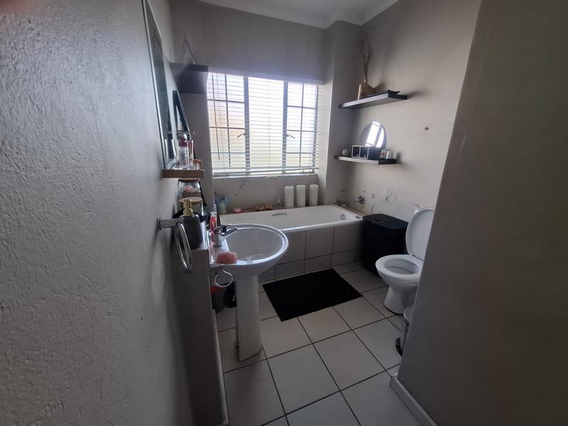 2 Bedroom Property for Sale in Douglasdale Gauteng