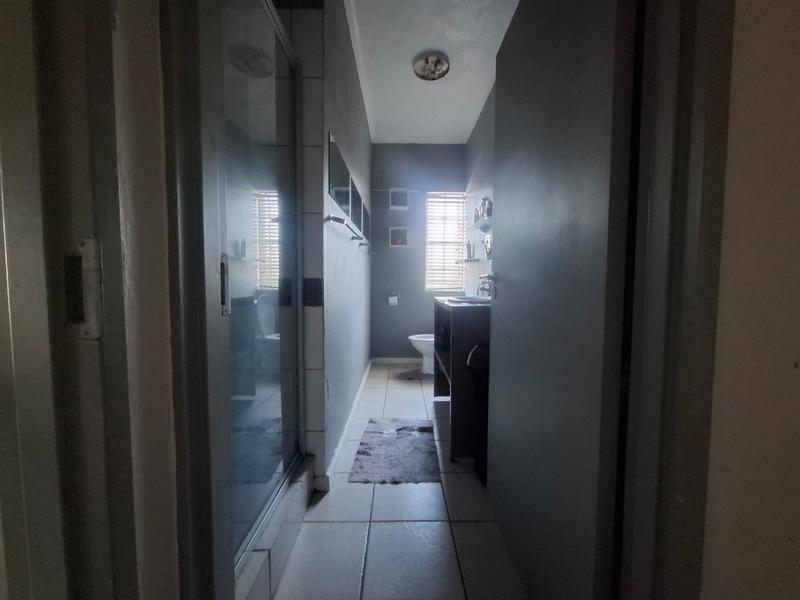 2 Bedroom Property for Sale in Douglasdale Gauteng