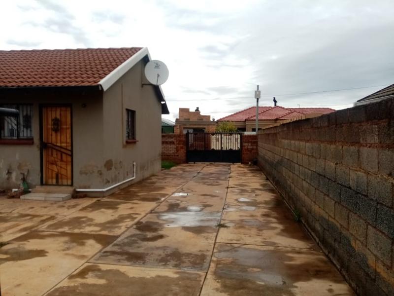 2 Bedroom Property for Sale in Dobsonville Gauteng