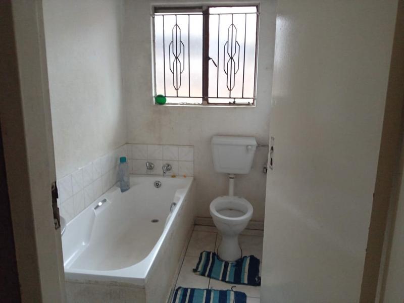 To Let 3 Bedroom Property for Rent in Protea Glen Gauteng