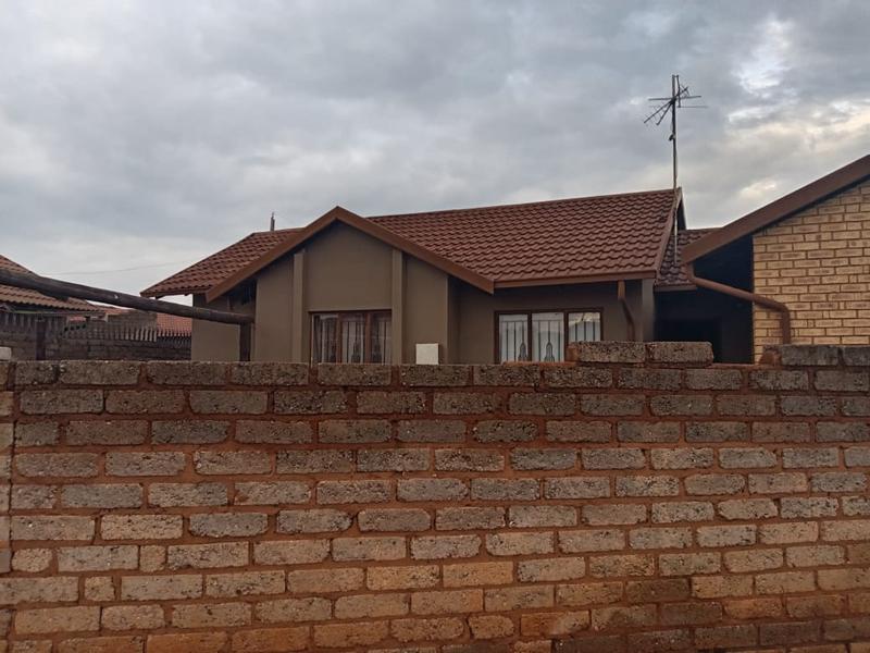 To Let 3 Bedroom Property for Rent in Protea Glen Gauteng