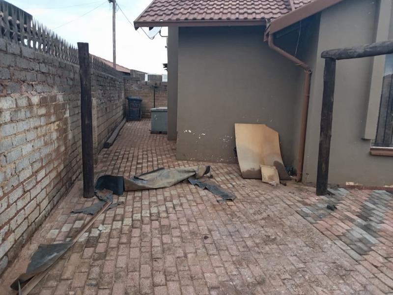 To Let 3 Bedroom Property for Rent in Protea Glen Gauteng