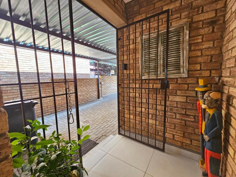 3 Bedroom Property for Sale in Amorosa Gauteng