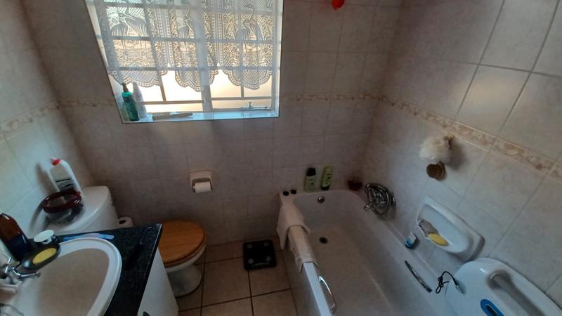 2 Bedroom Property for Sale in Annlin Gauteng