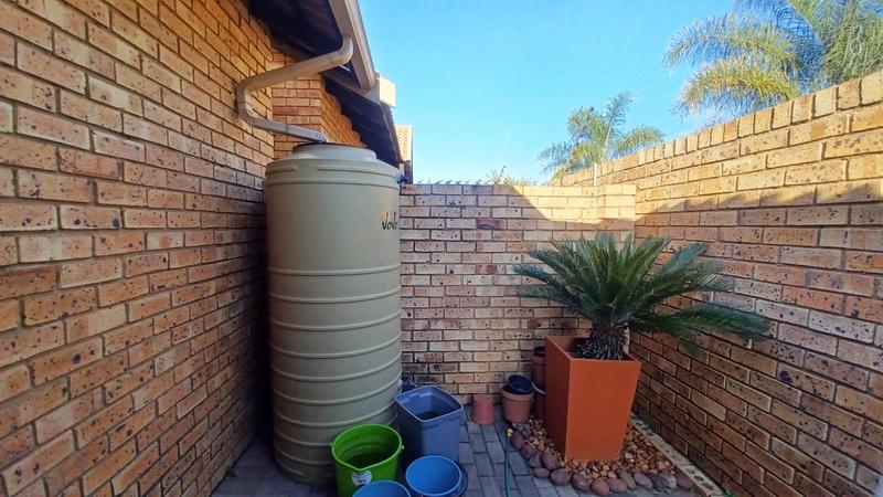 2 Bedroom Property for Sale in Annlin Gauteng
