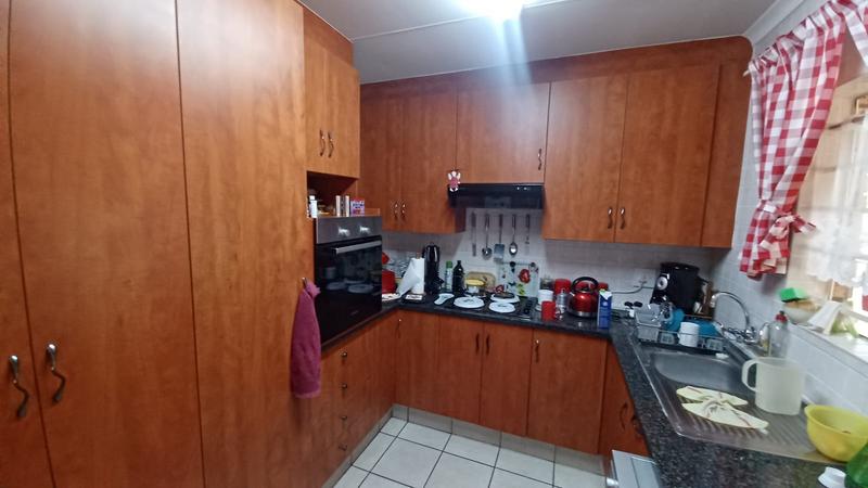 2 Bedroom Property for Sale in Annlin Gauteng