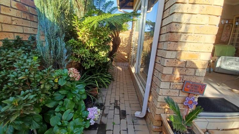 2 Bedroom Property for Sale in Annlin Gauteng