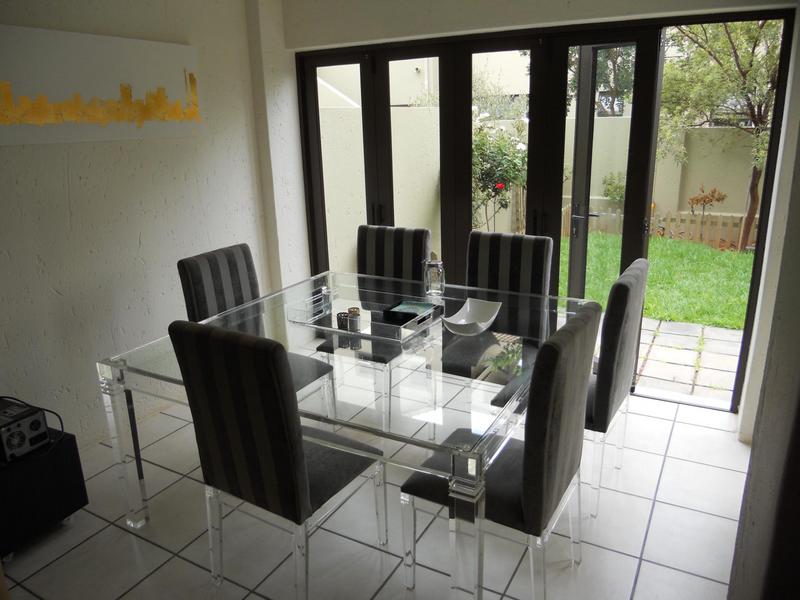 To Let 2 Bedroom Property for Rent in Bryanston Gauteng