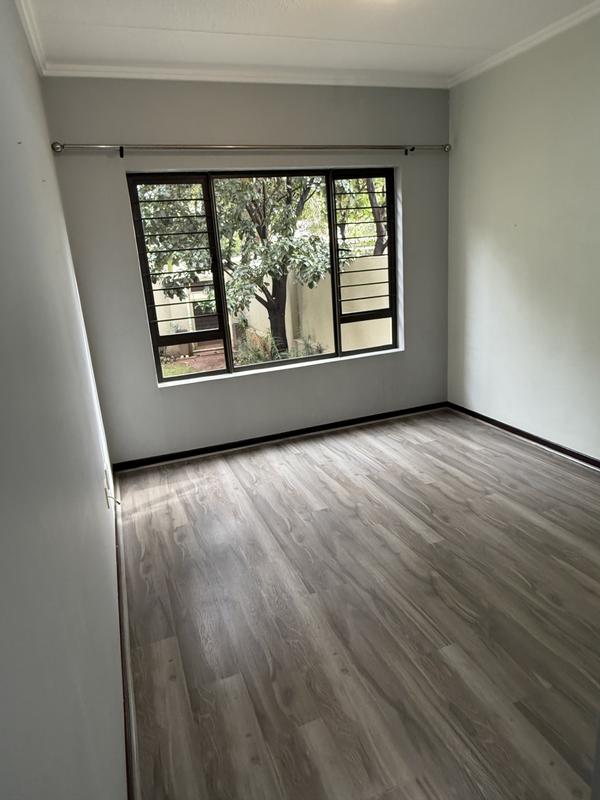 To Let 2 Bedroom Property for Rent in Bryanston Gauteng