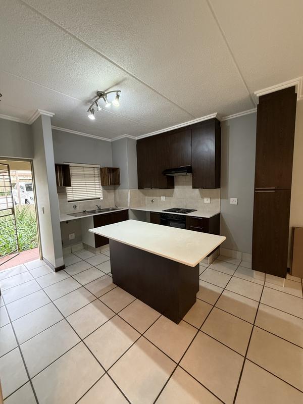 To Let 2 Bedroom Property for Rent in Bryanston Gauteng