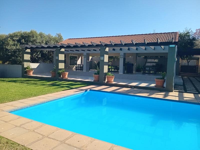 To Let 1 Bedroom Property for Rent in Fourways Gauteng