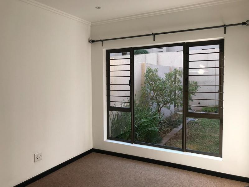 To Let 1 Bedroom Property for Rent in Sunninghill Gauteng