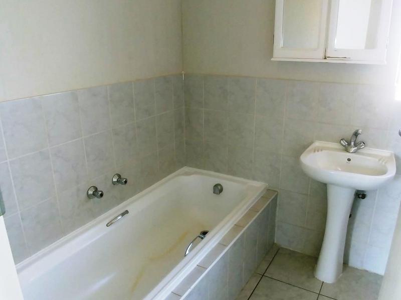 To Let 2 Bedroom Property for Rent in Honeydew Gauteng