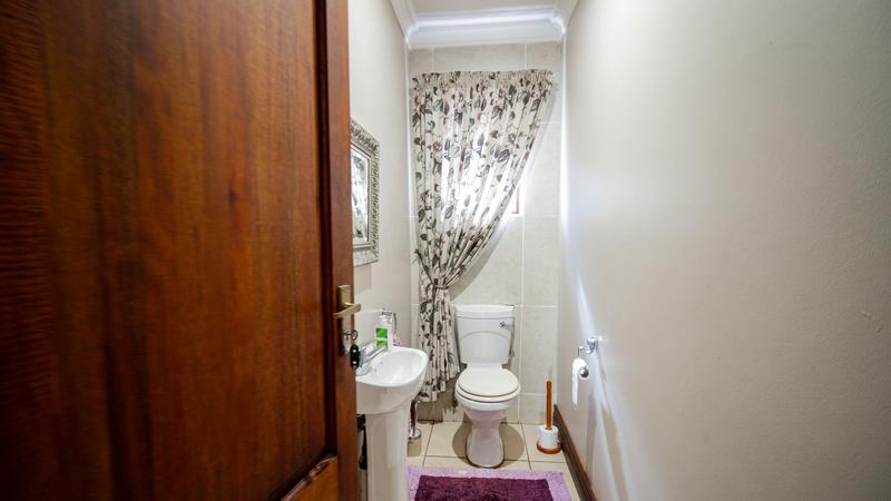 4 Bedroom Property for Sale in Midfield Estate Gauteng