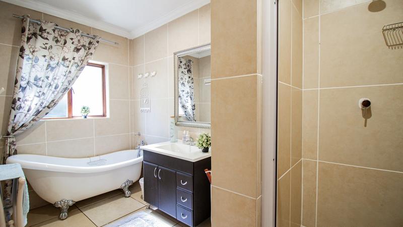 4 Bedroom Property for Sale in Midfield Estate Gauteng