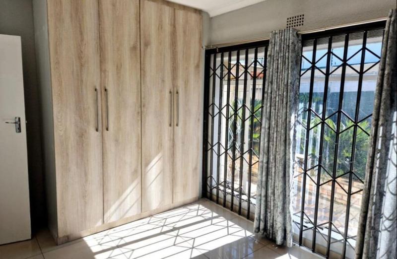 3 Bedroom Property for Sale in Brackendowns Gauteng