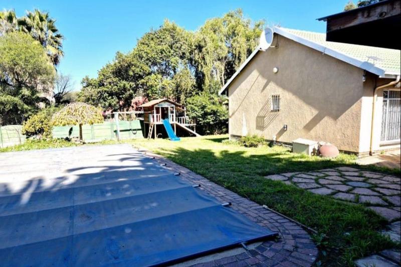 3 Bedroom Property for Sale in Brackendowns Gauteng
