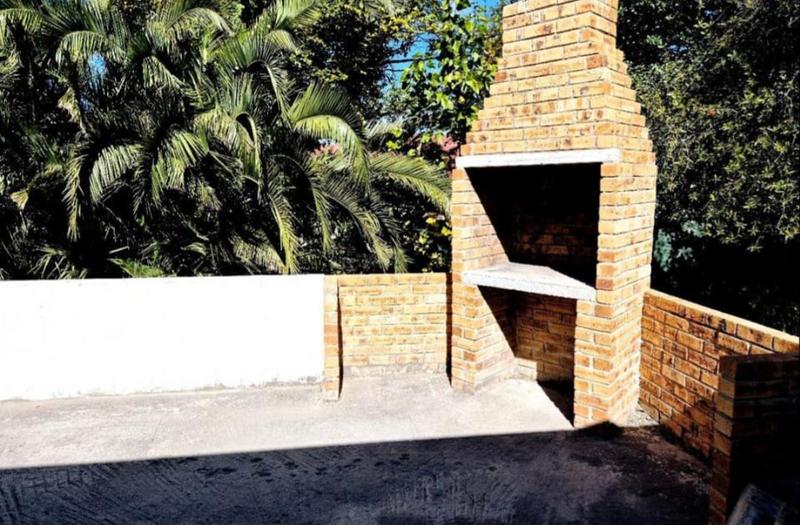 3 Bedroom Property for Sale in Brackendowns Gauteng