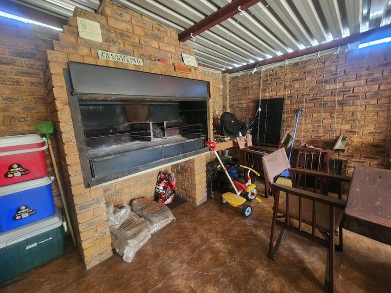 4 Bedroom Property for Sale in Brackendowns Gauteng