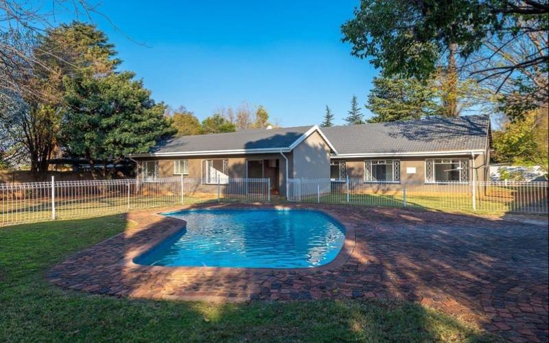 6 Bedroom Property for Sale in Brackenhurst Gauteng