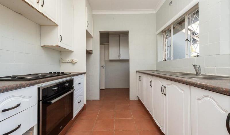 6 Bedroom Property for Sale in Brackenhurst Gauteng