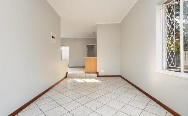 6 Bedroom Property for Sale in Brackenhurst Gauteng