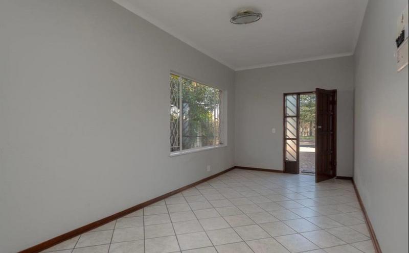 6 Bedroom Property for Sale in Brackenhurst Gauteng