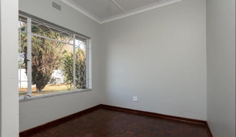 6 Bedroom Property for Sale in Brackenhurst Gauteng