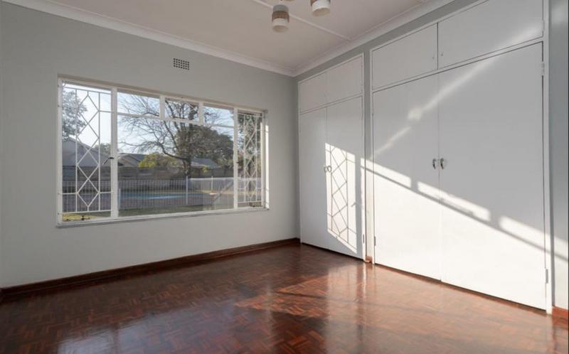 6 Bedroom Property for Sale in Brackenhurst Gauteng