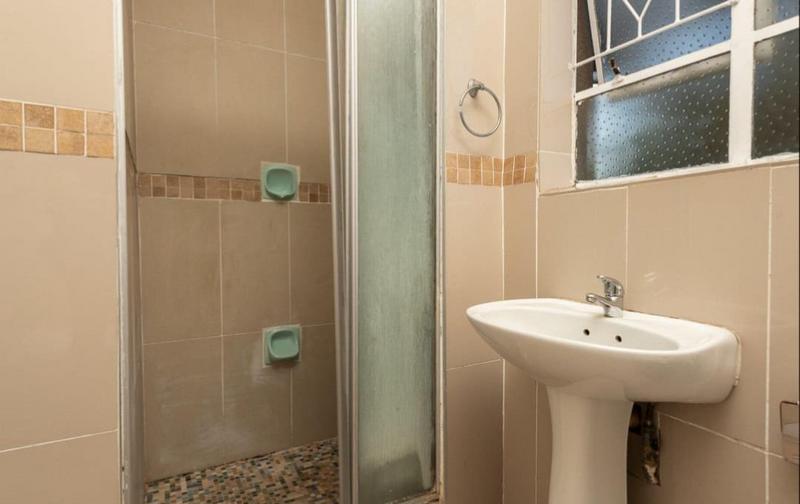 6 Bedroom Property for Sale in Brackenhurst Gauteng