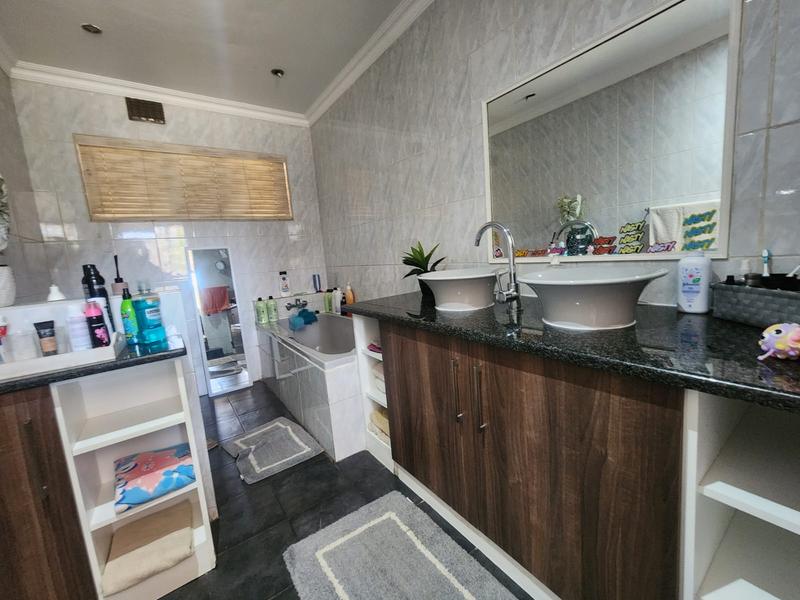 4 Bedroom Property for Sale in Lambton Gauteng